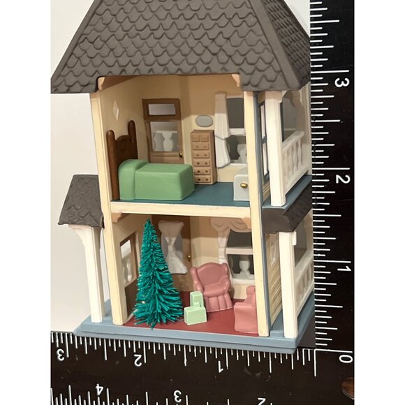 1993 HALLMARK KEEPSAKE ORNAMENT QX417-5 COZY HOME NOSTALGIC HOUSES AND SHOPS - Picture 7 of 8